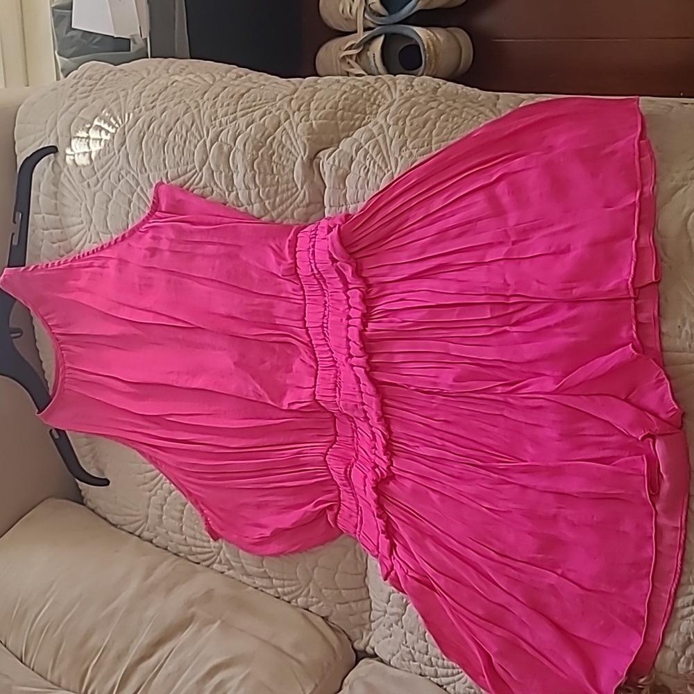 DO+BE BRIGHT PINK skort style flared short dress, size M. Silky polyester.